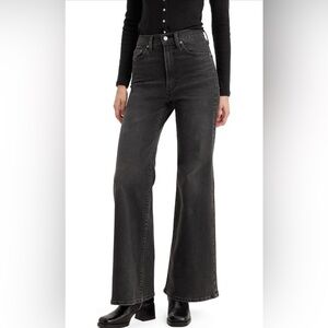 Brand: Levi’s | Ribcage Bell Jeans